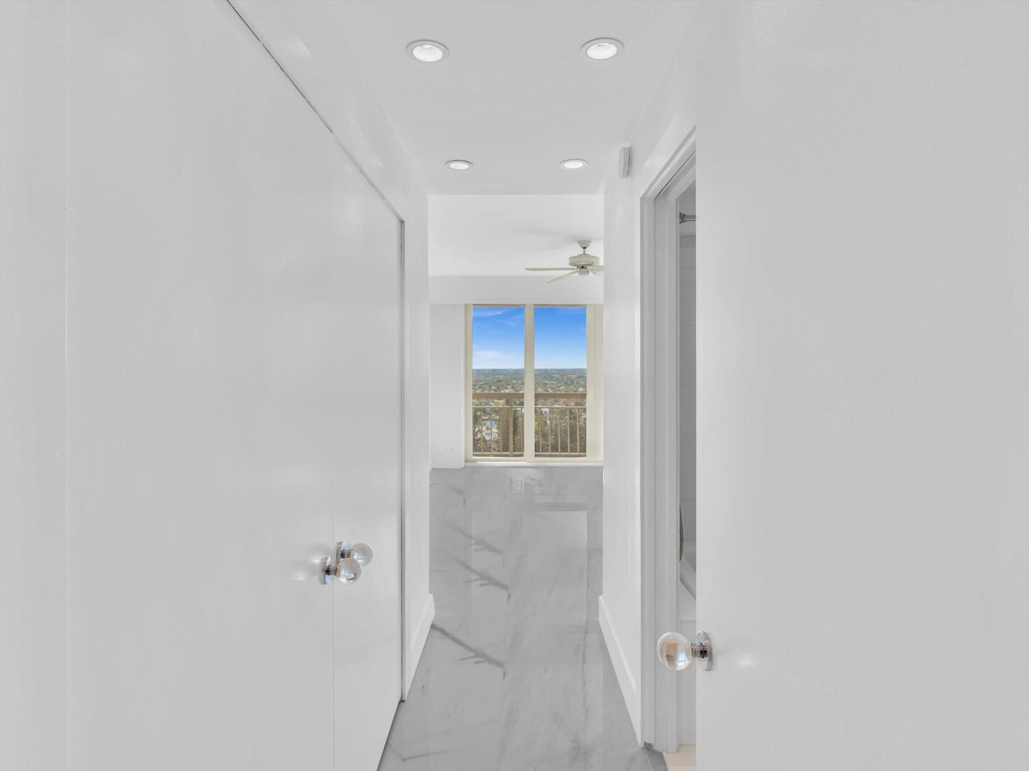 901 E Camino Real PH-1D, Boca Raton Unit: PH-1D