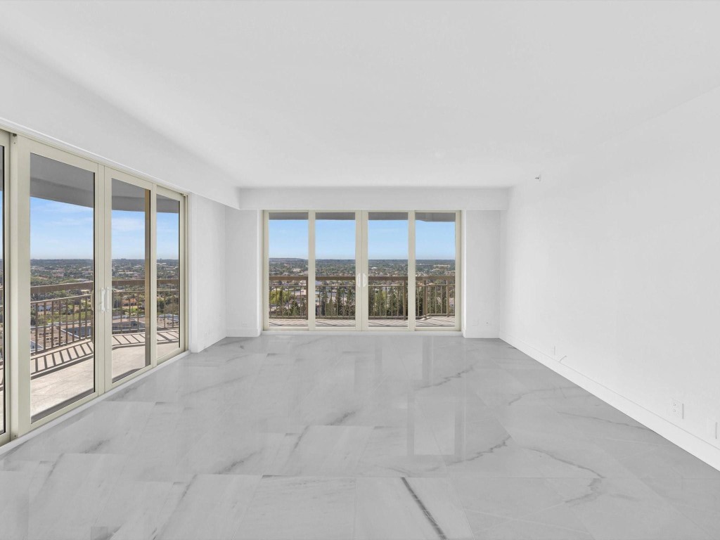 901 E Camino Real PH-1D, Boca Raton Unit: PH-1D