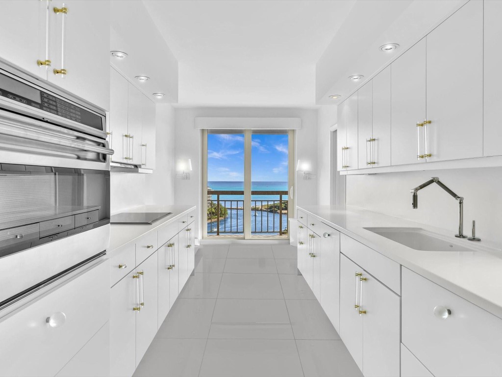 901 E Camino Real PH-1D, Boca Raton Unit: PH-1D