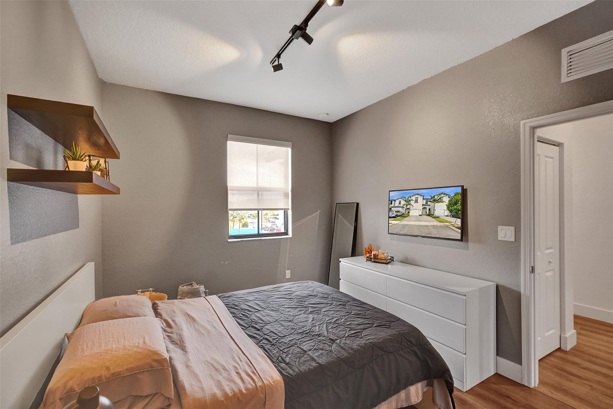 20313 NW 4th Ct 20313