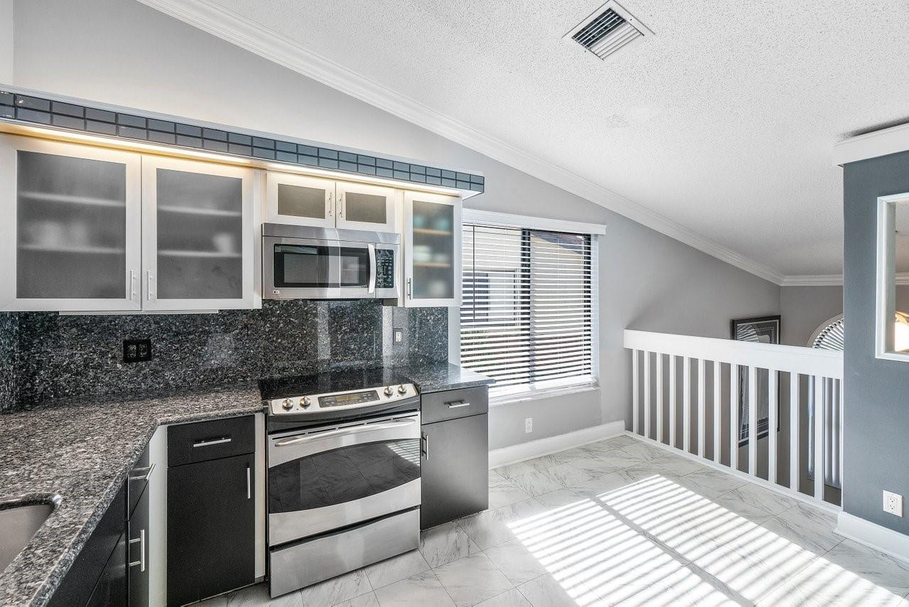 10772 Bahama Palm Way 202