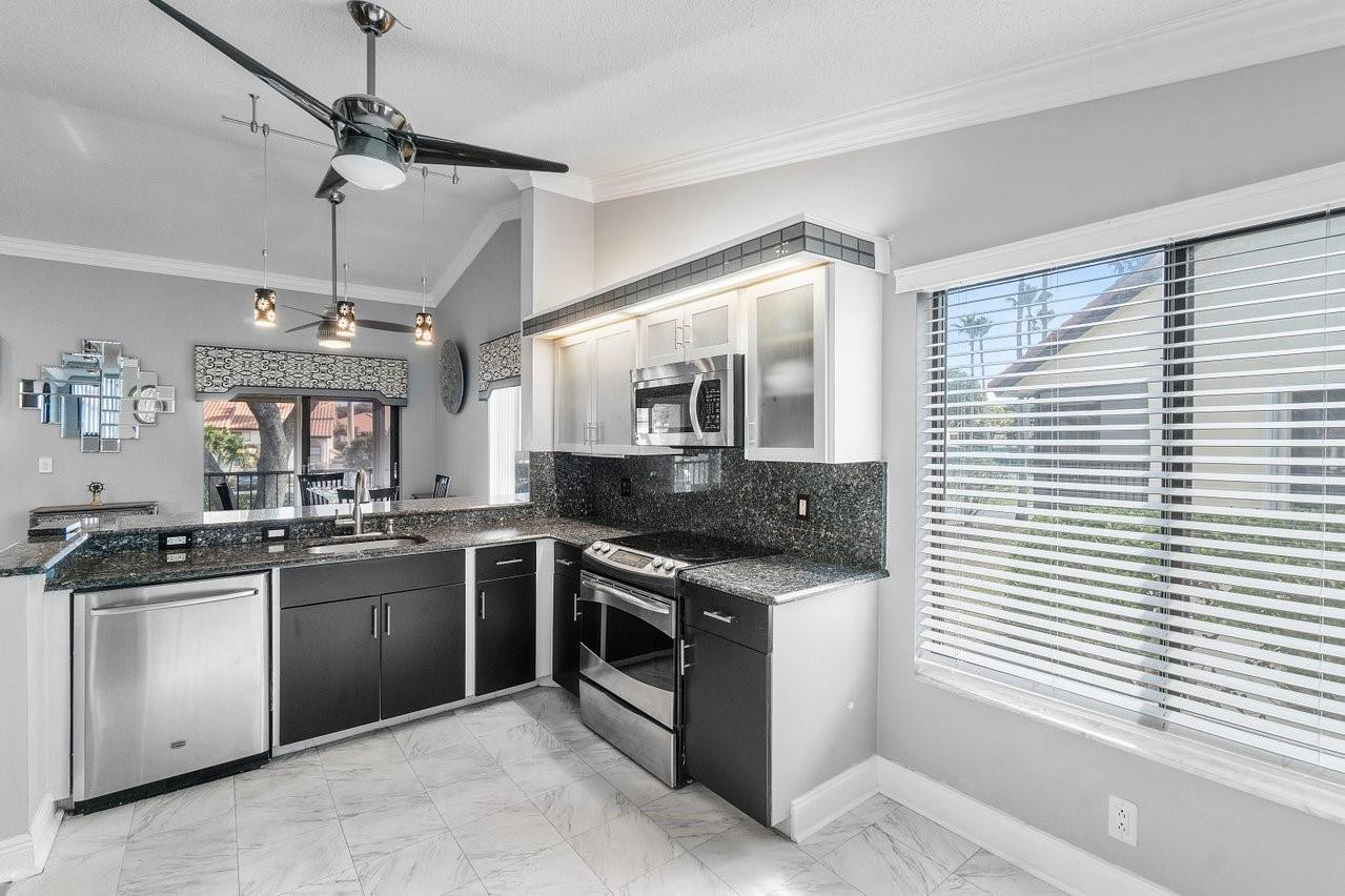 10772 Bahama Palm Way 202
