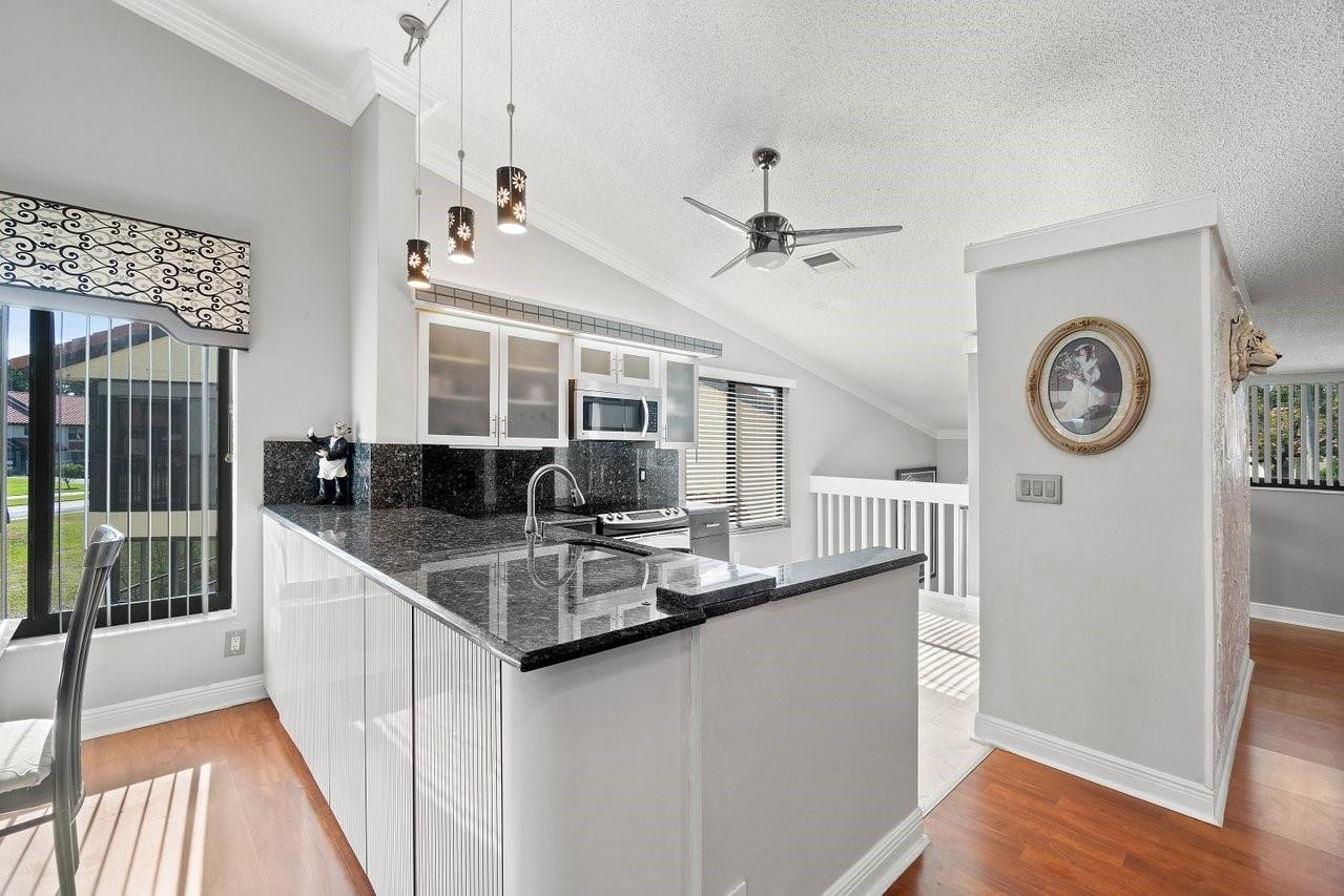 10772 Bahama Palm Way 202
