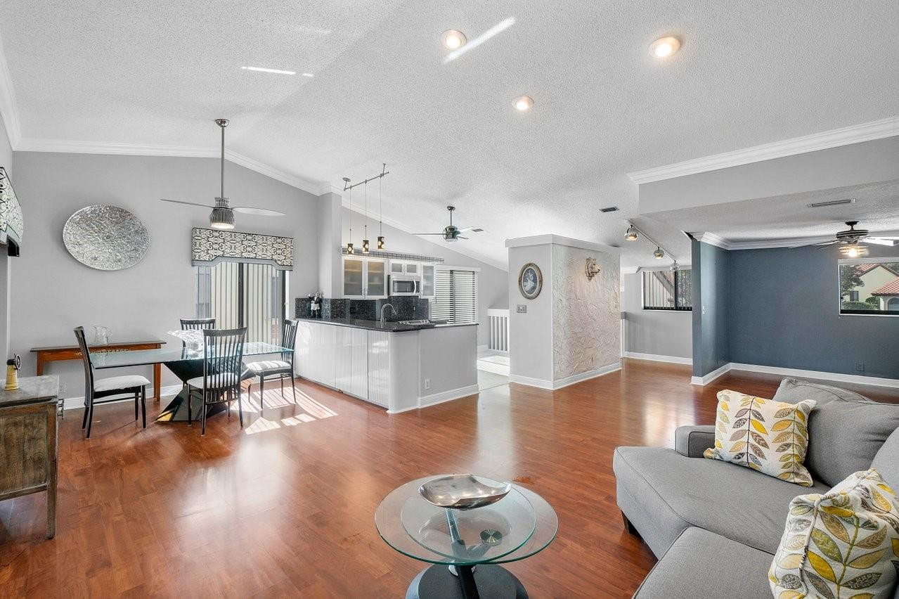 10772 Bahama Palm Way 202