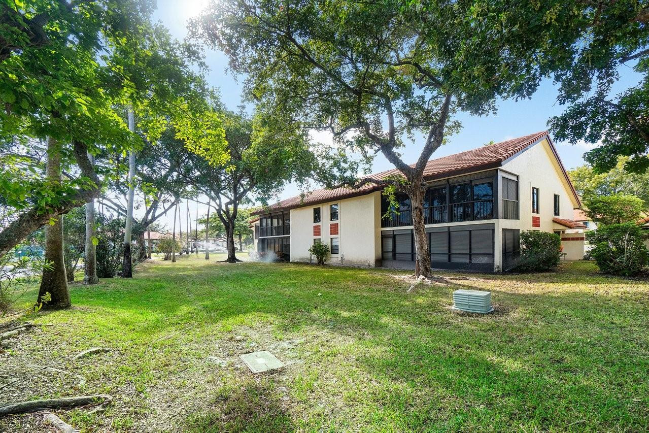 10772 Bahama Palm Way 202
