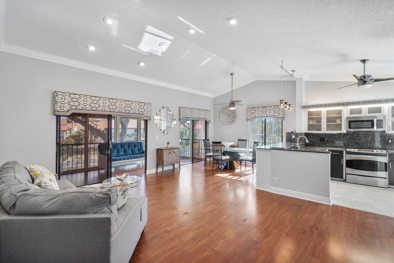 10772 Bahama Palm Way 202