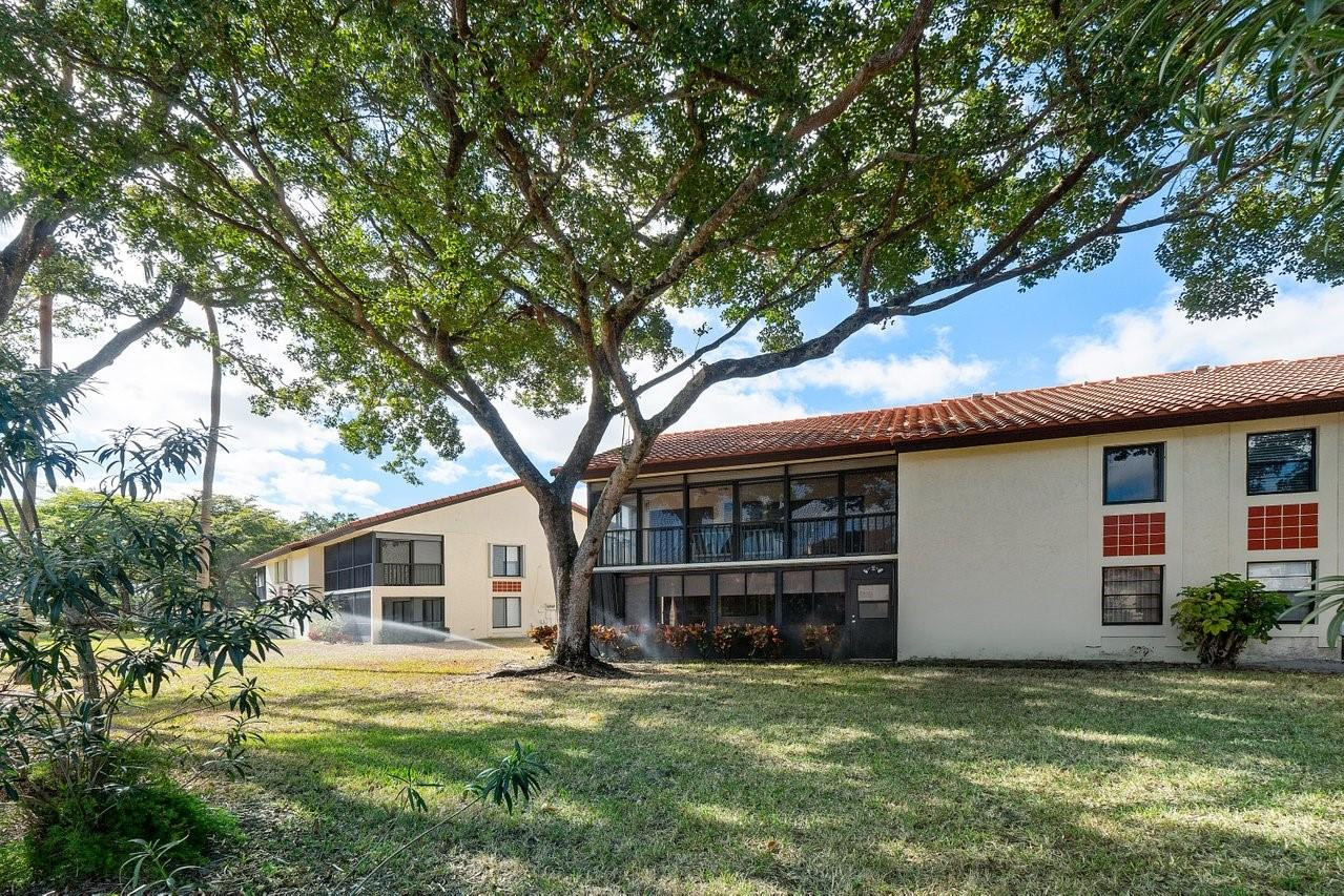 10772 Bahama Palm Way 202