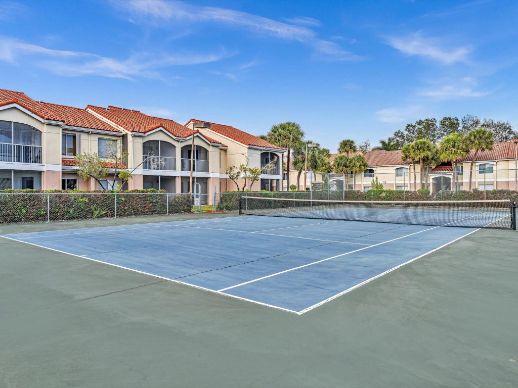 815 W Boynton Beach Boulevard 6-202, Boynton Beach Unit: 6-202