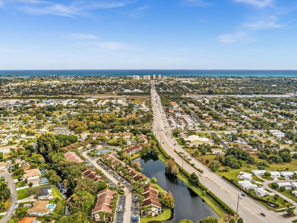 815 W Boynton Beach Boulevard 6-202, Boynton Beach Unit: 6-202