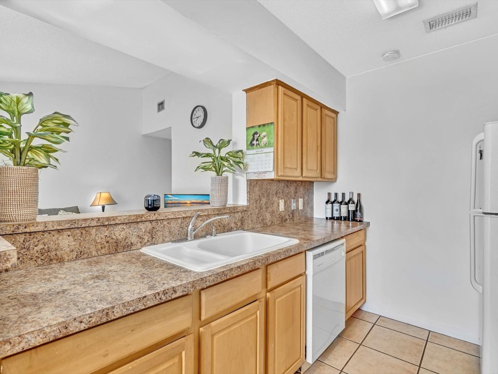 815 W Boynton Beach Boulevard 6-202, Boynton Beach Unit: 6-202