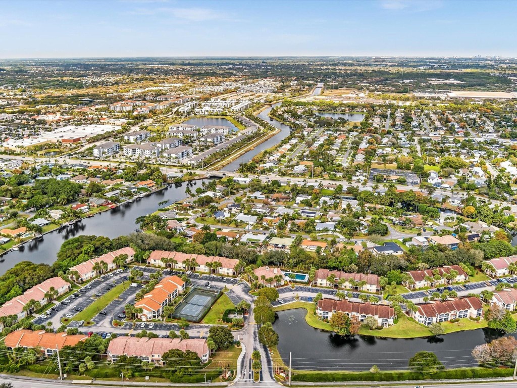 815 W Boynton Beach Boulevard 6-202, Boynton Beach Unit: 6-202