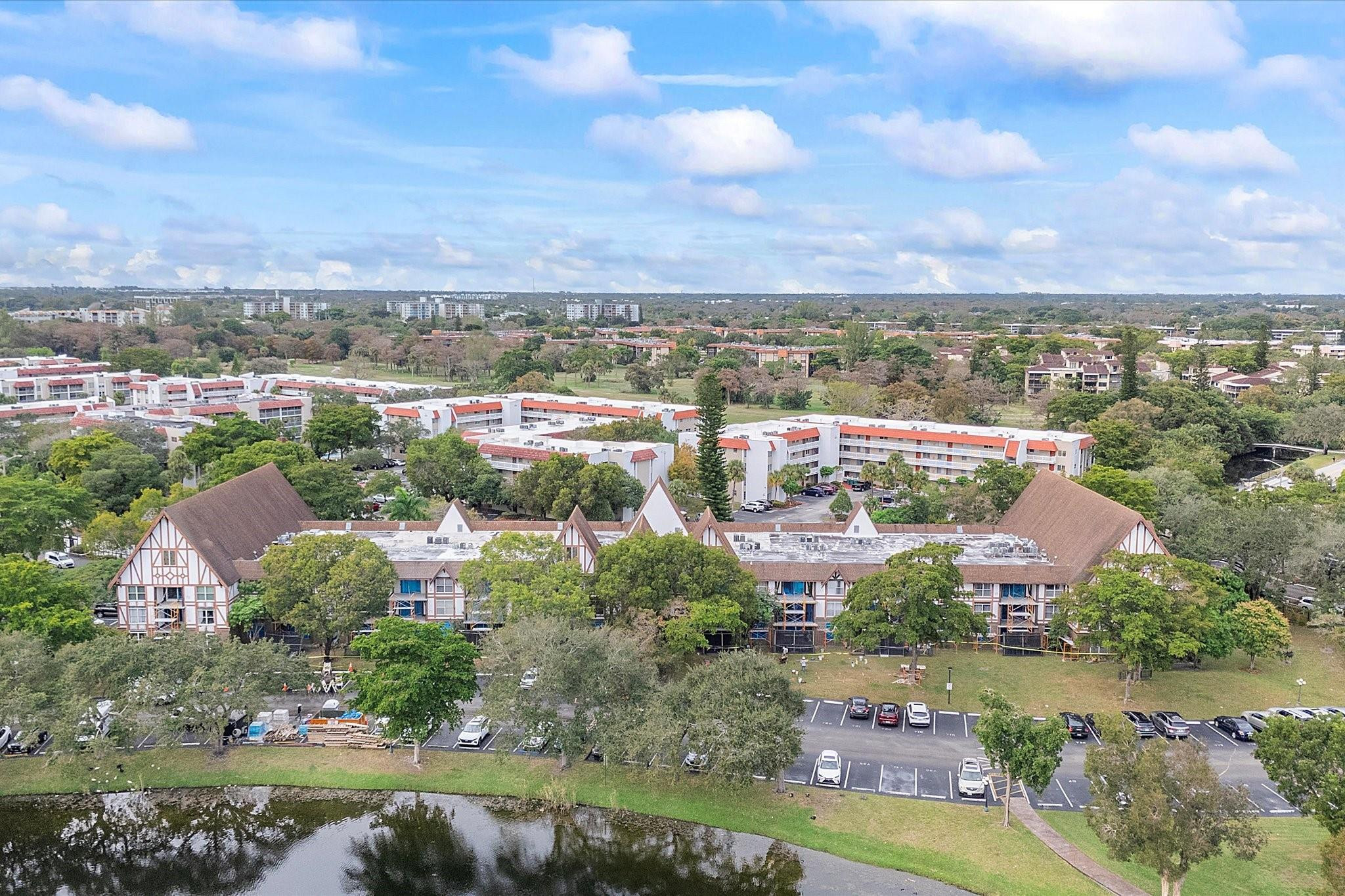 3690 Inverrary Drive 2E