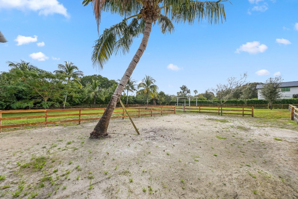 17526 Wagon Wheel Dr