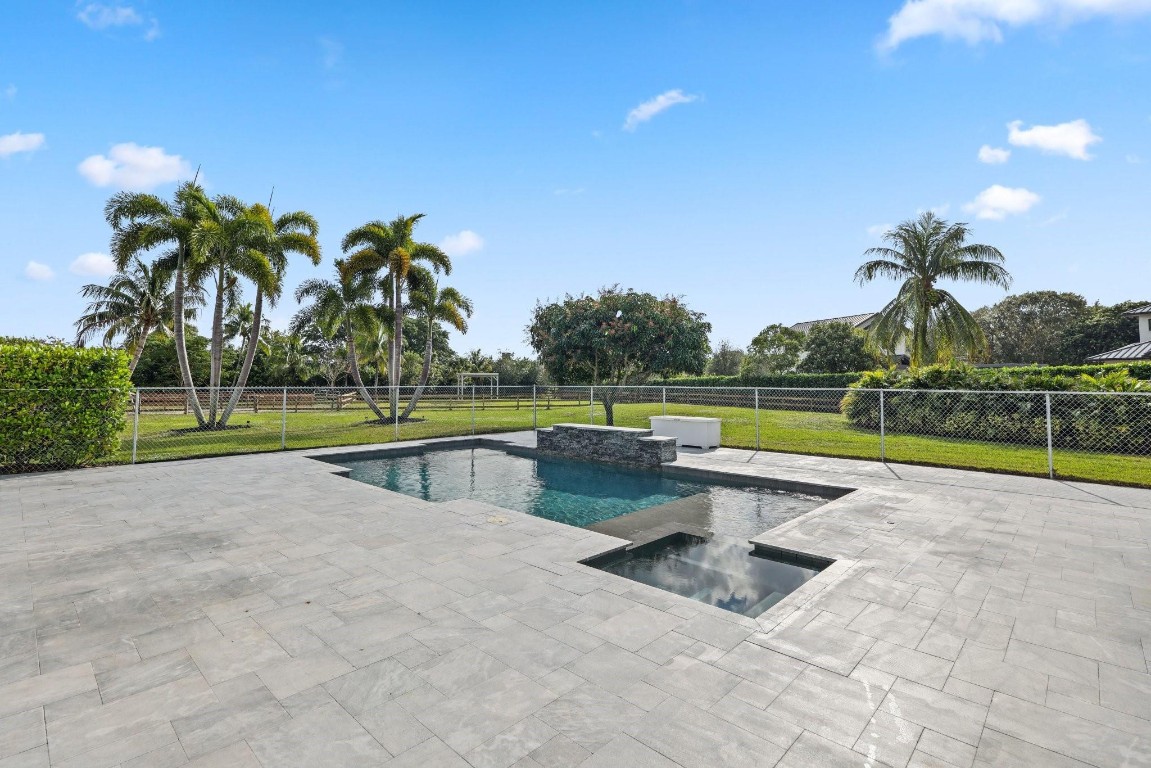 17526 Wagon Wheel Dr