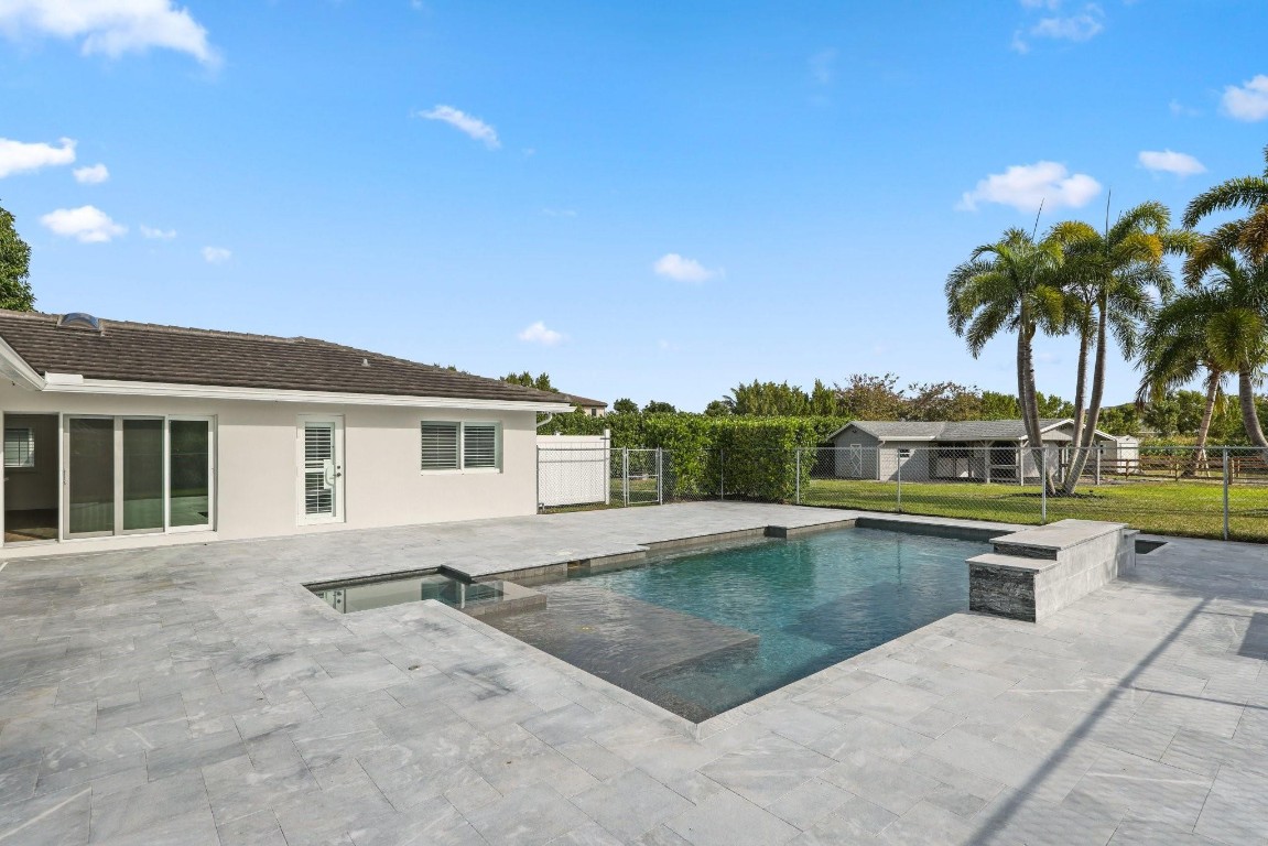 17526 Wagon Wheel Dr