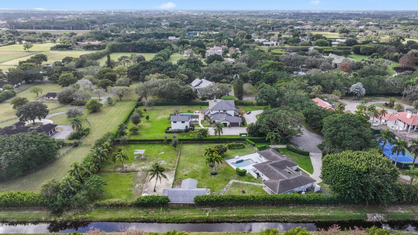 17526 Wagon Wheel Dr