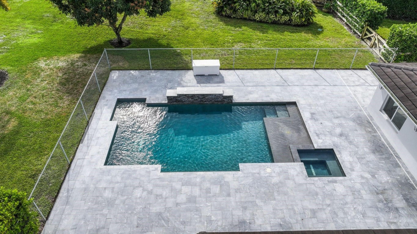 17526 Wagon Wheel Dr