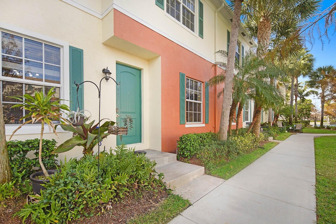143 SW 7th St 143