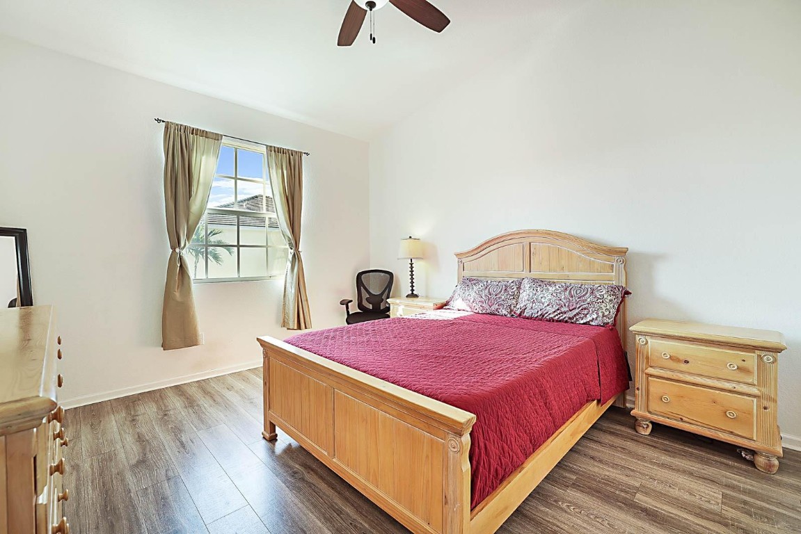 143 SW 7th St 143