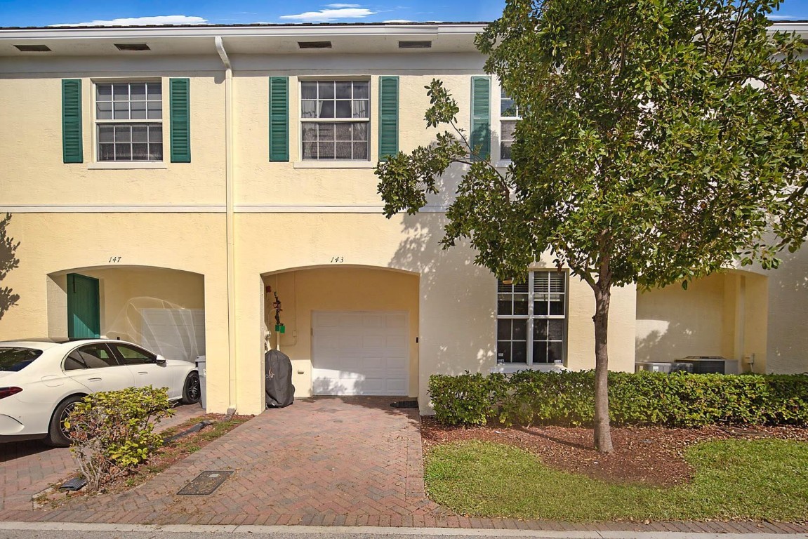 143 SW 7th St 143
