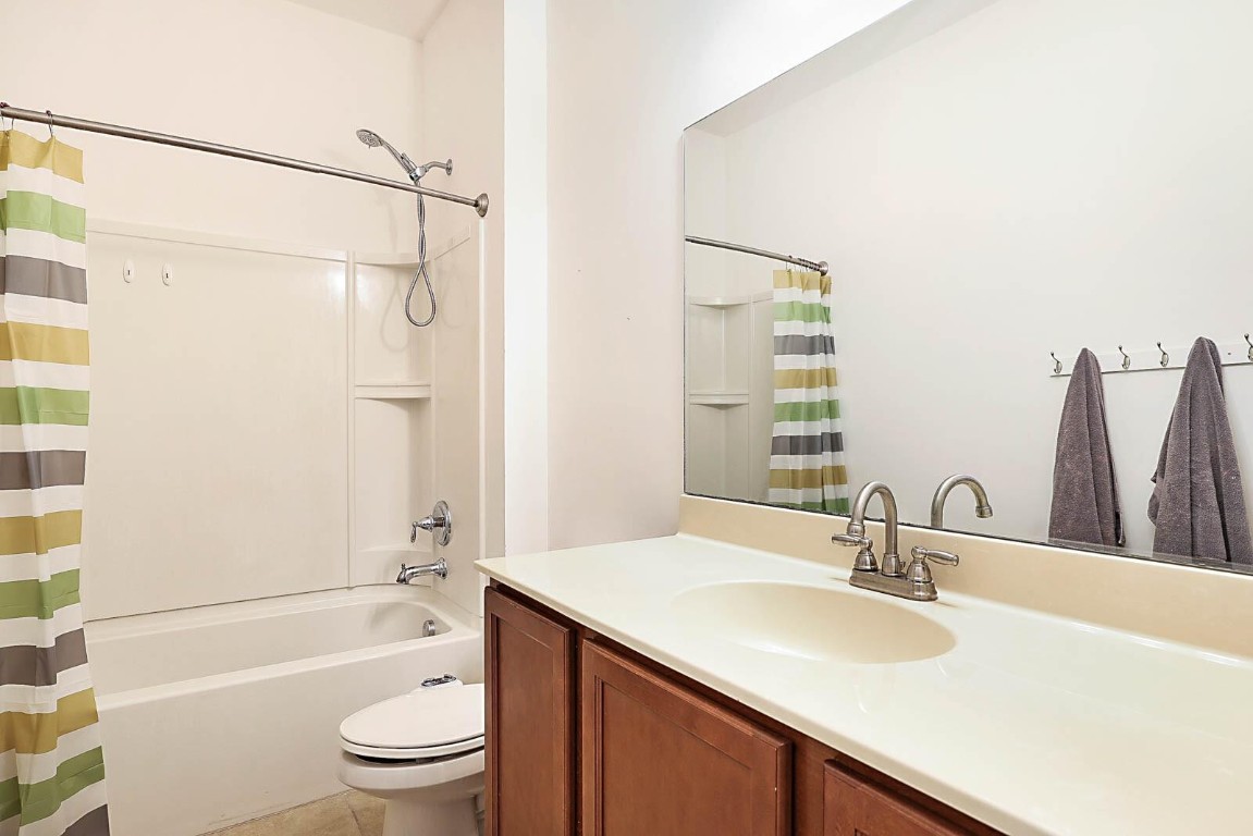143 SW 7th St 143