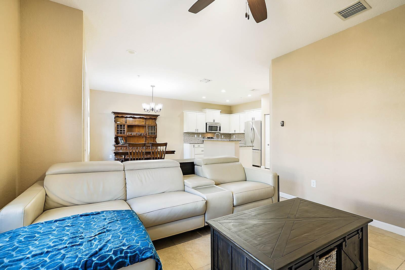 143 SW 7th St 143