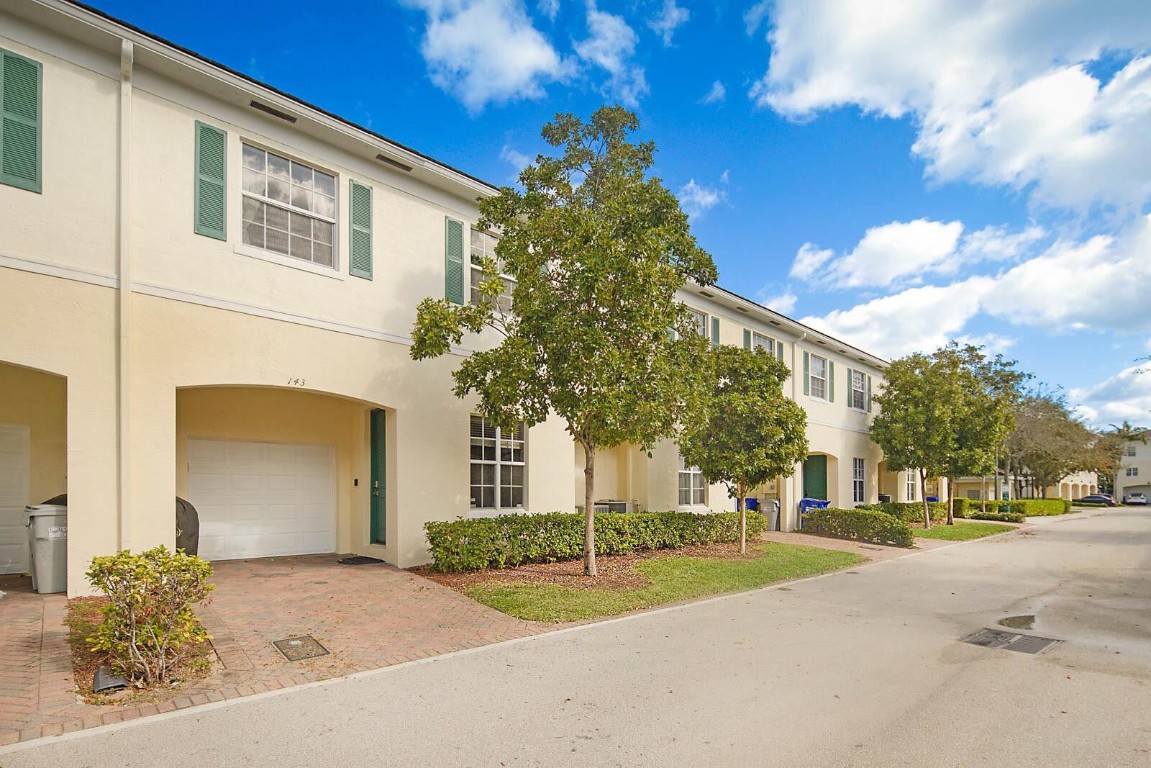 143 SW 7th St 143