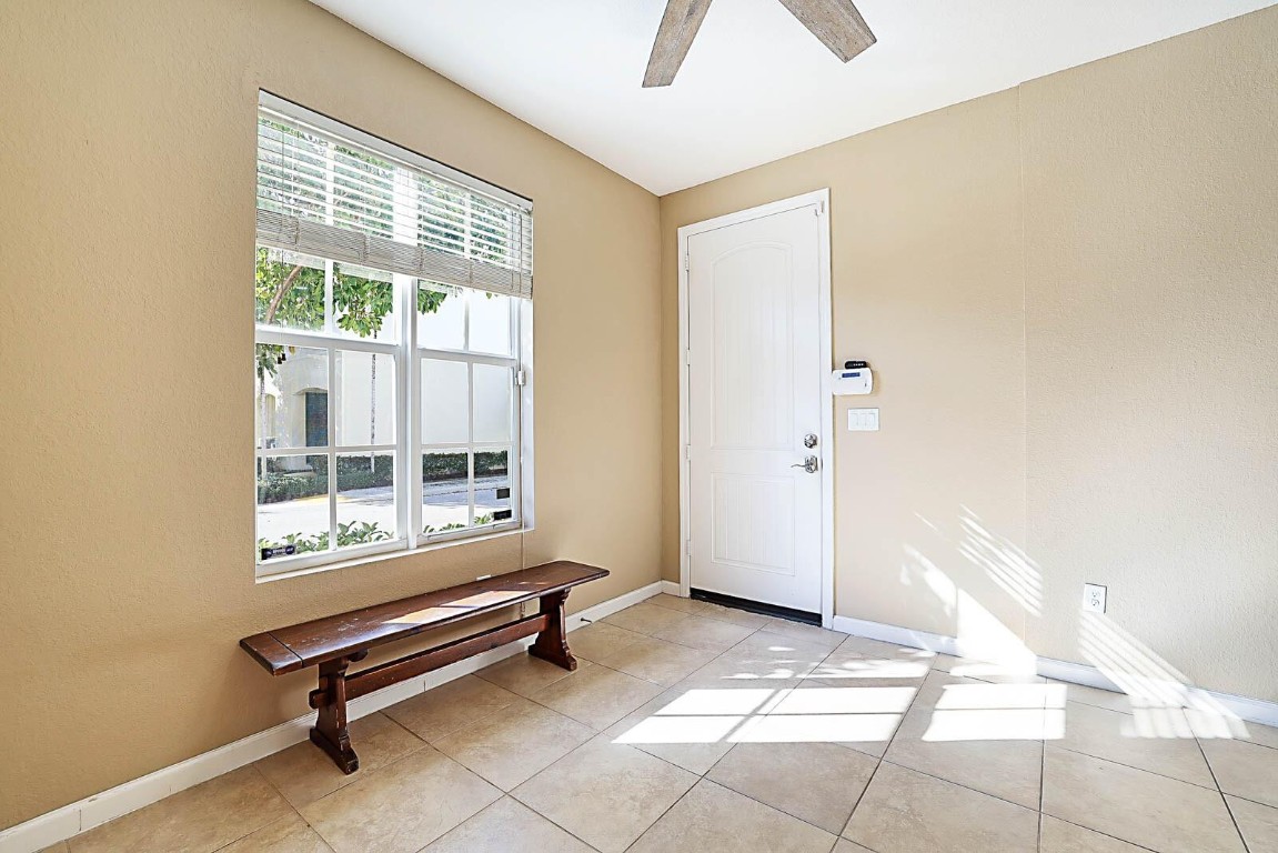 143 SW 7th St 143