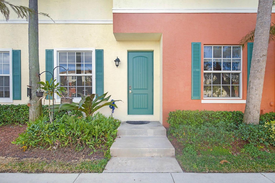 143 SW 7th St 143