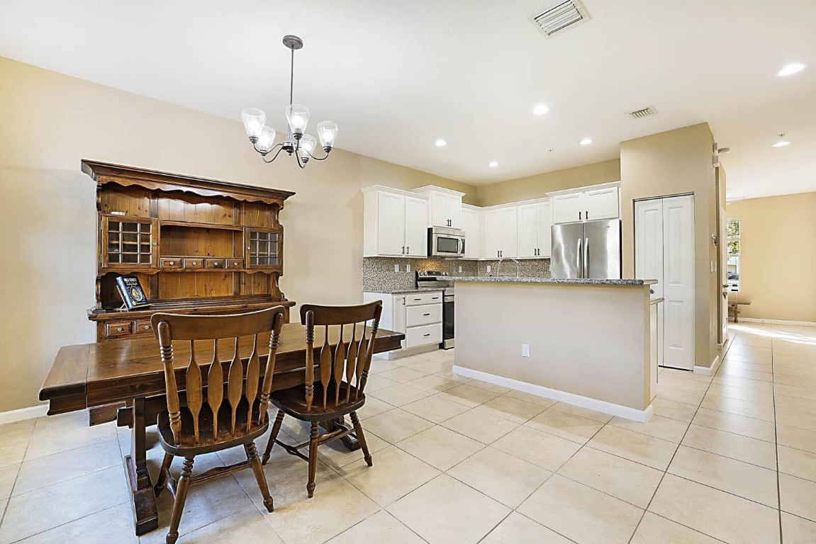 143 SW 7th St 143
