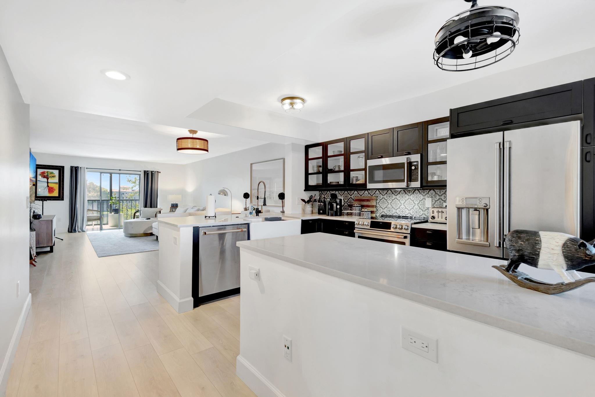 6093 Pointe Regal Cir N 401