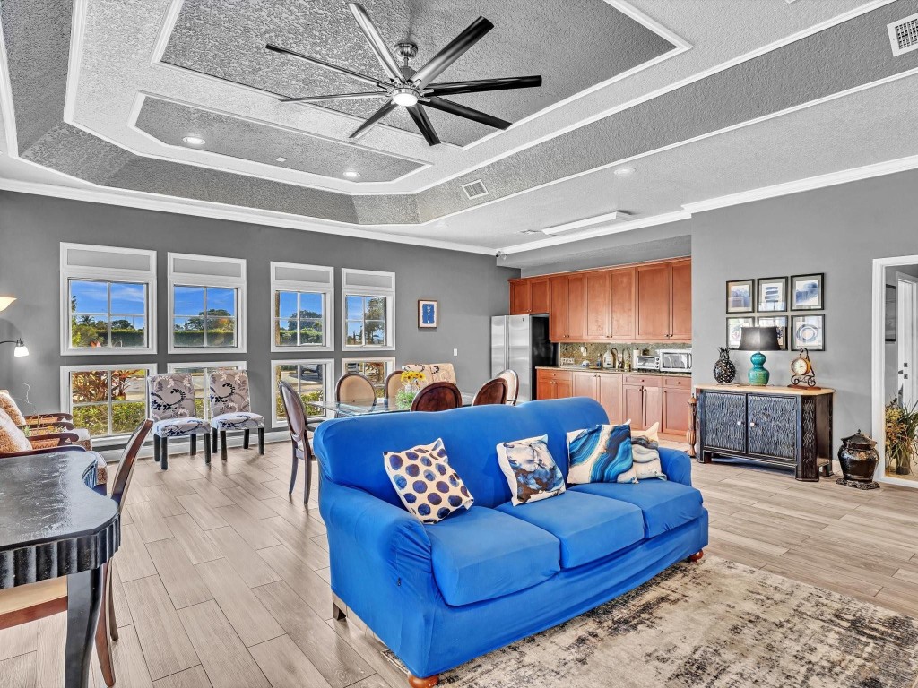 815 W Boynton Beach Boulevard 6-202, Boynton Beach Unit: 6-202