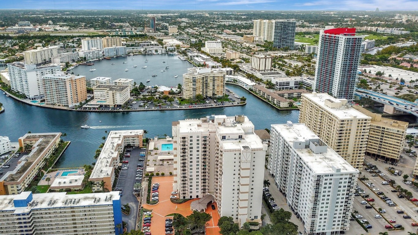 1865 S Ocean Dr 17I