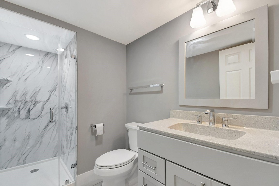 1865 S Ocean Dr 17I