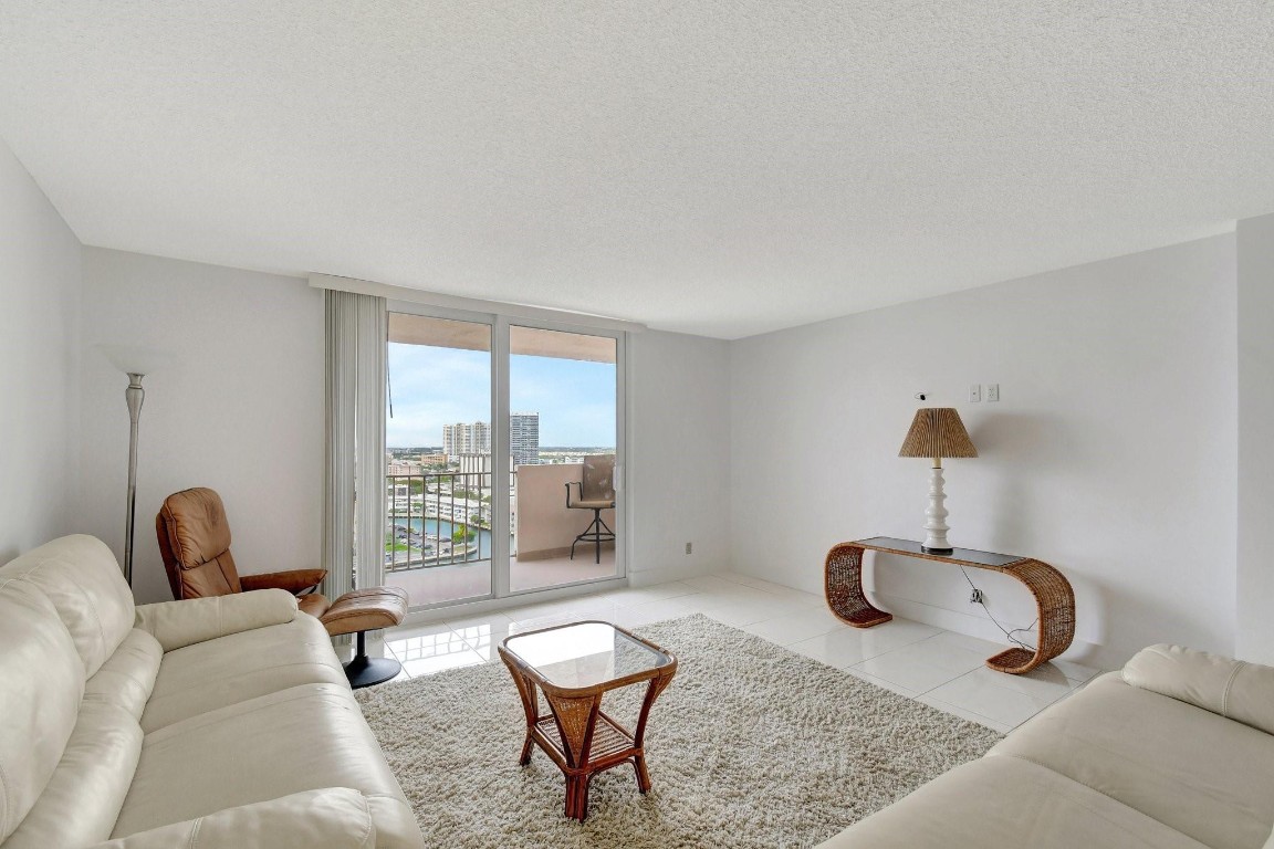 1865 S Ocean Dr 17I