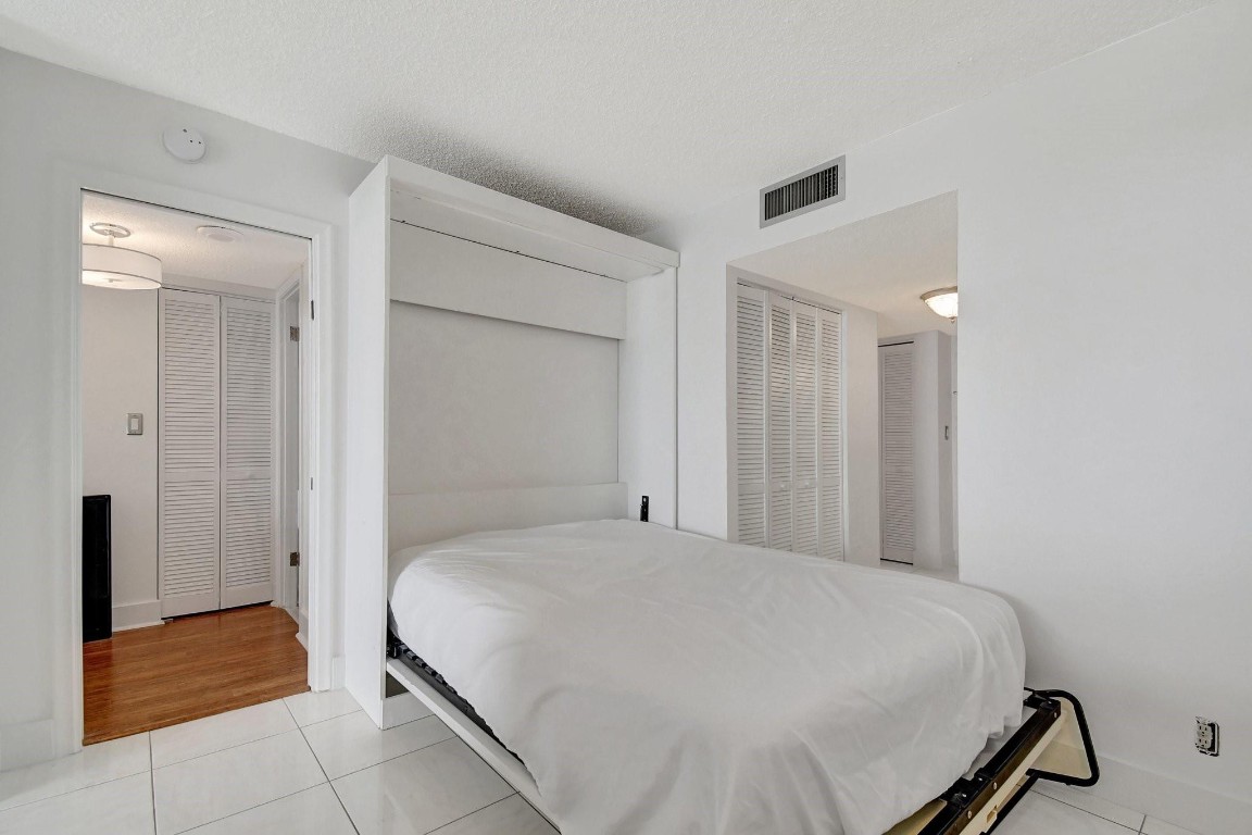 1865 S Ocean Dr 17I