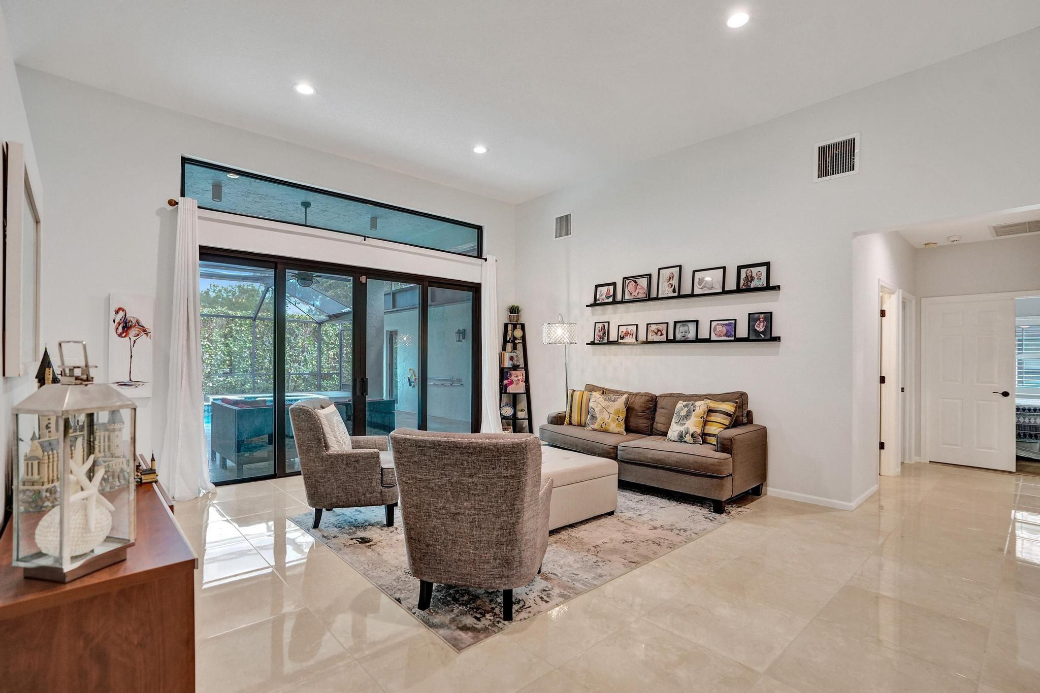 2143 Oakland Hills Way