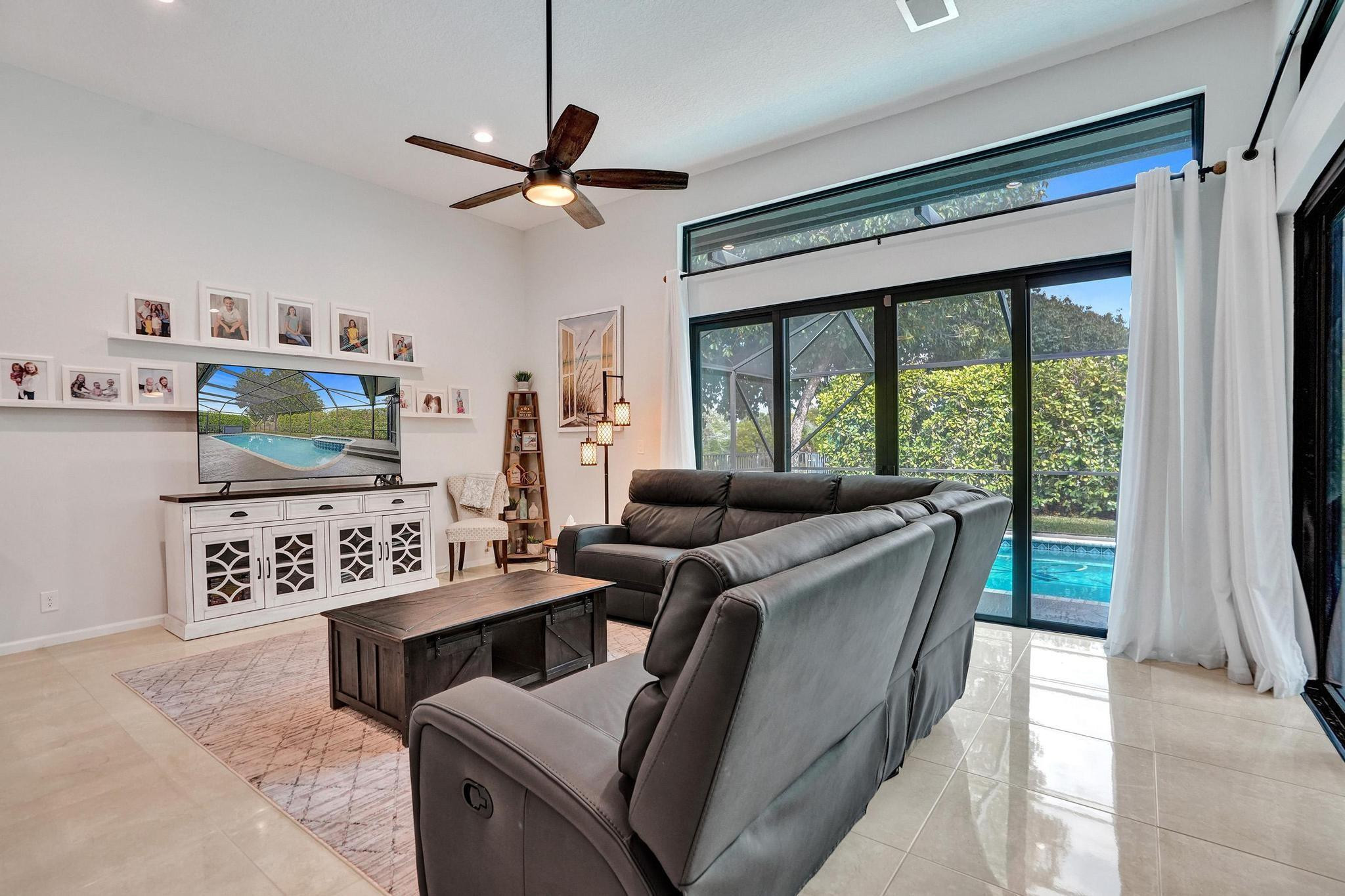 2143 Oakland Hills Way