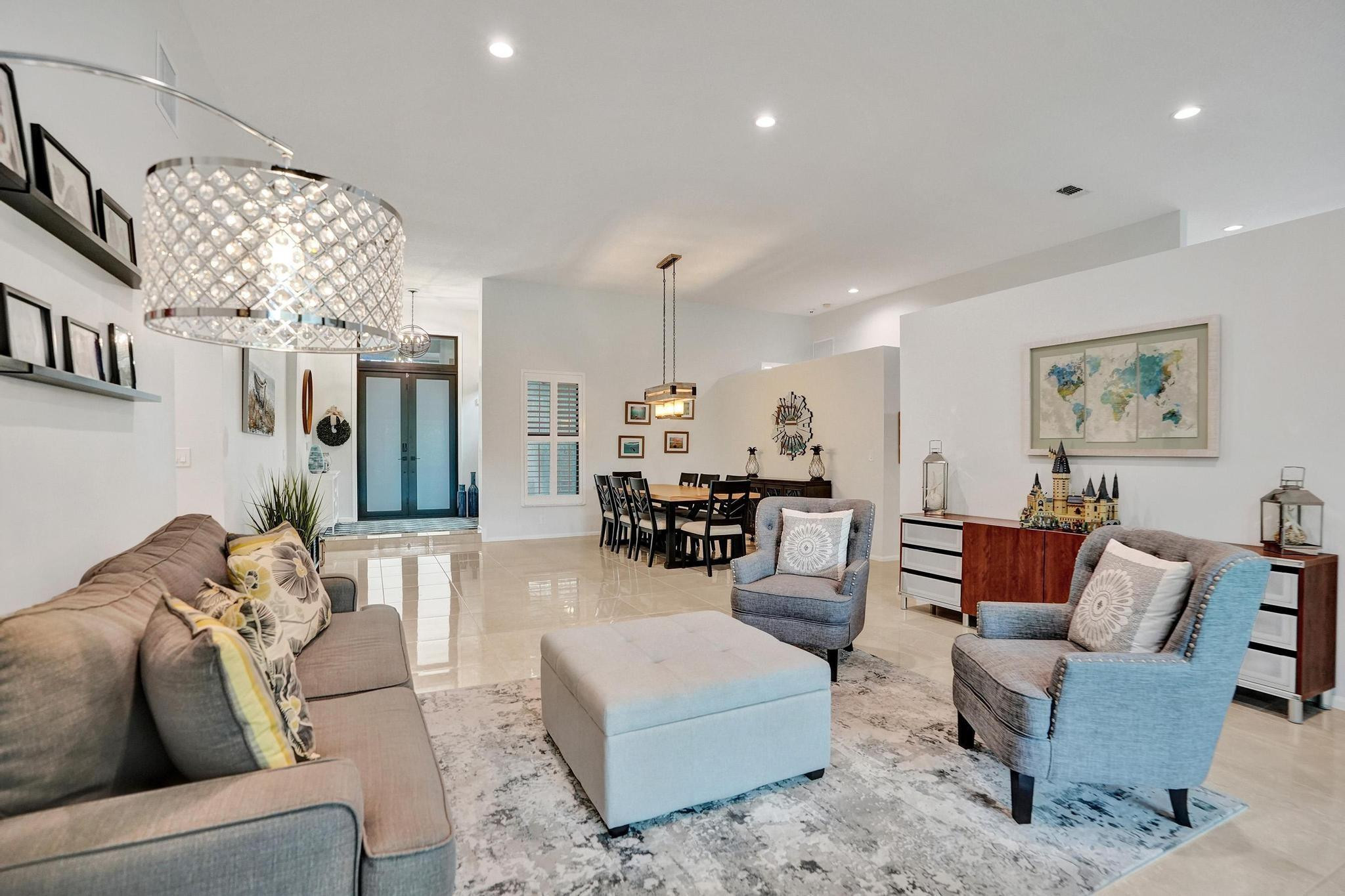 2143 Oakland Hills Way