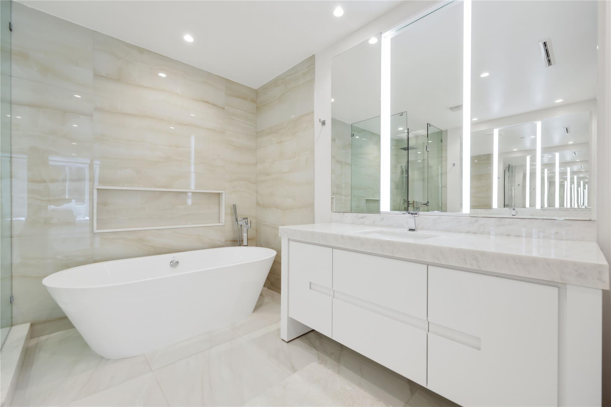 220 SE Mizner 314