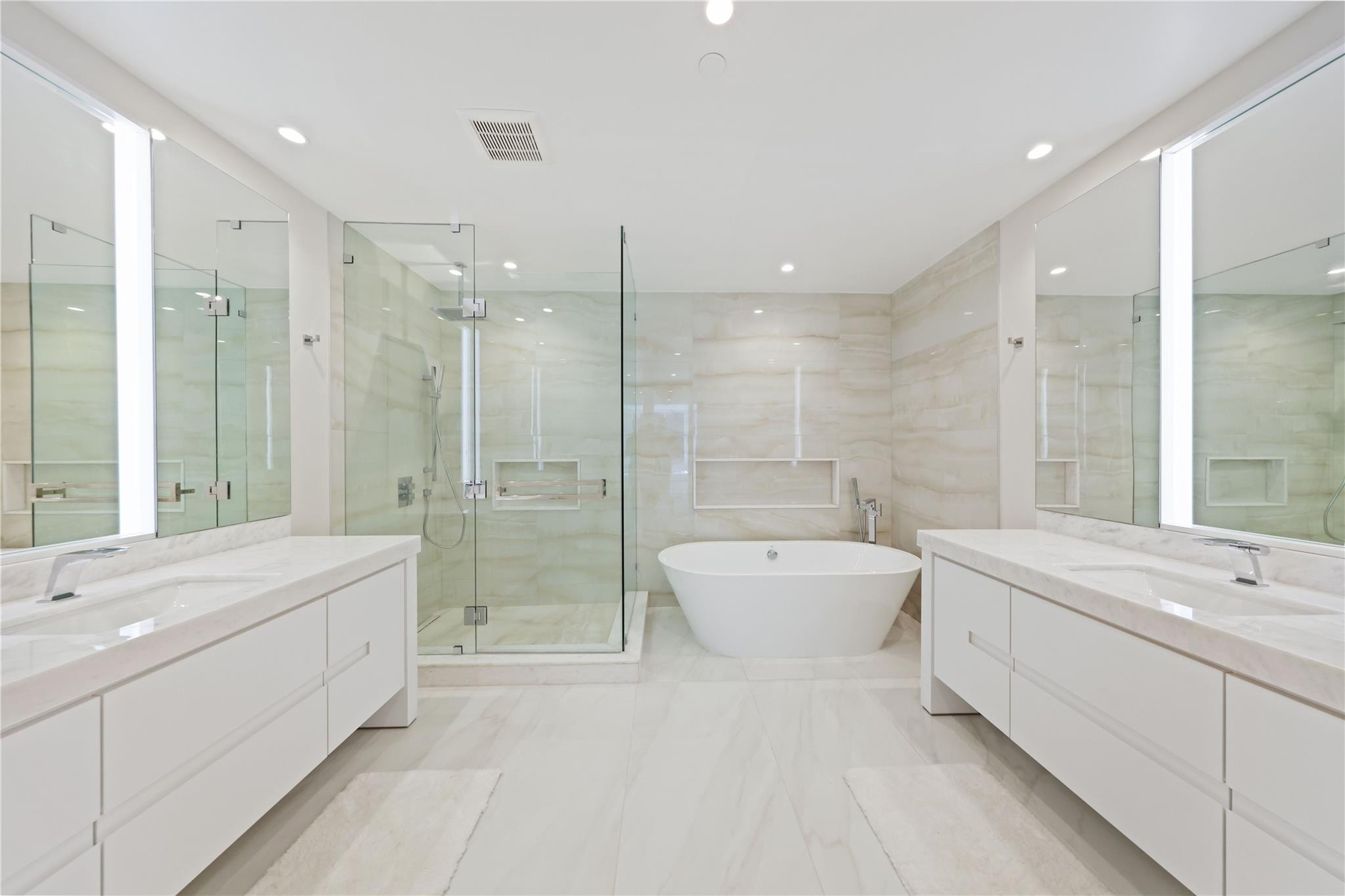 220 SE Mizner 314