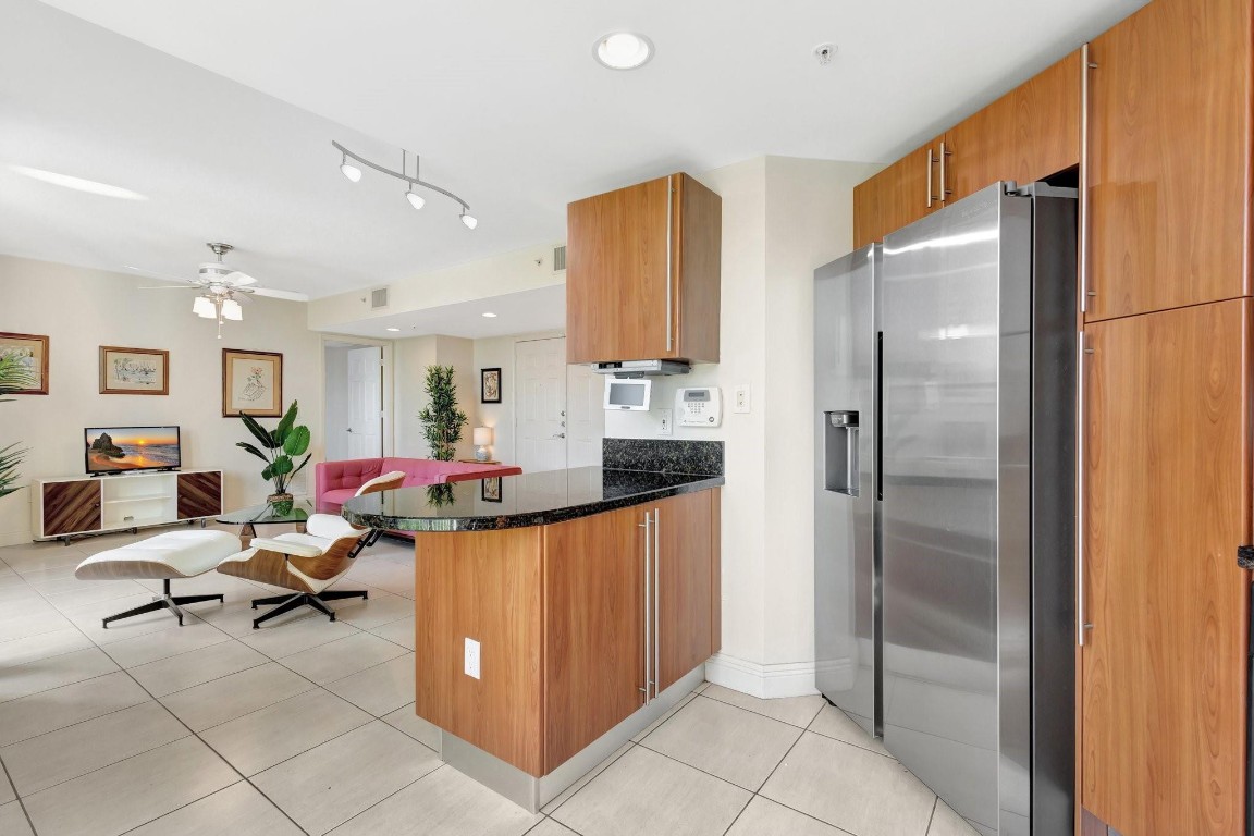 610 Clematis St 412