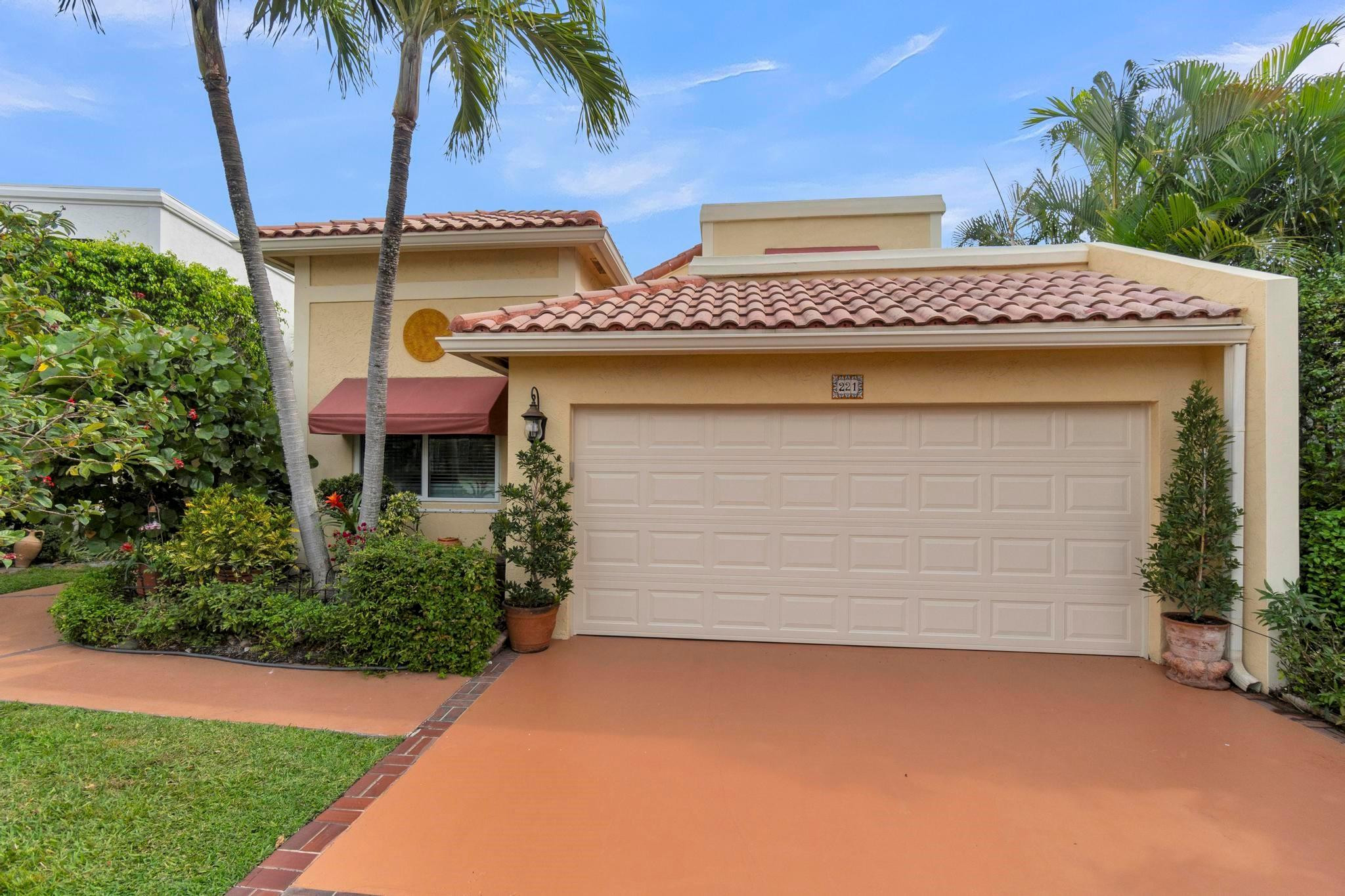 221 Pelican Way