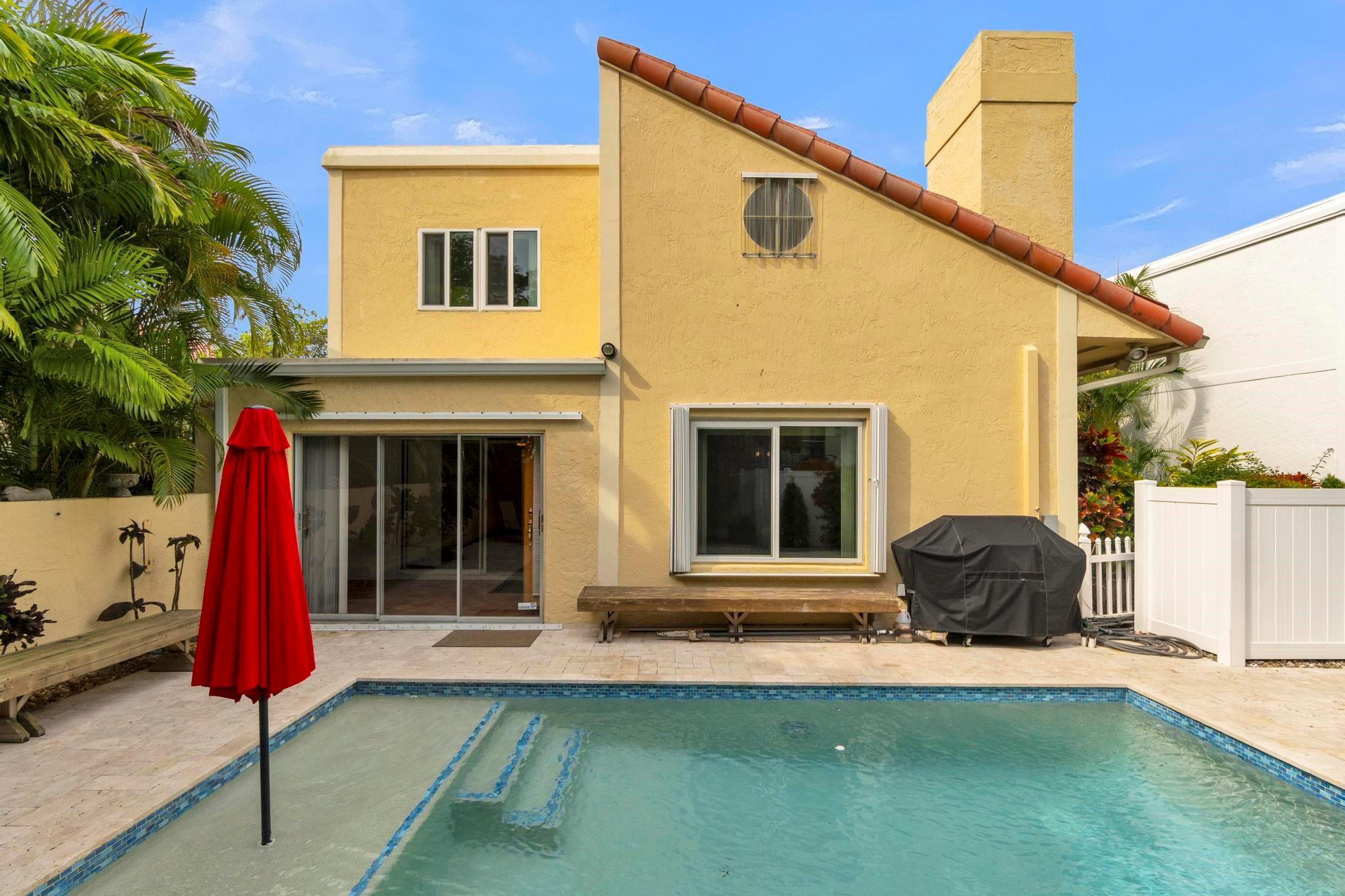 221 Pelican Way