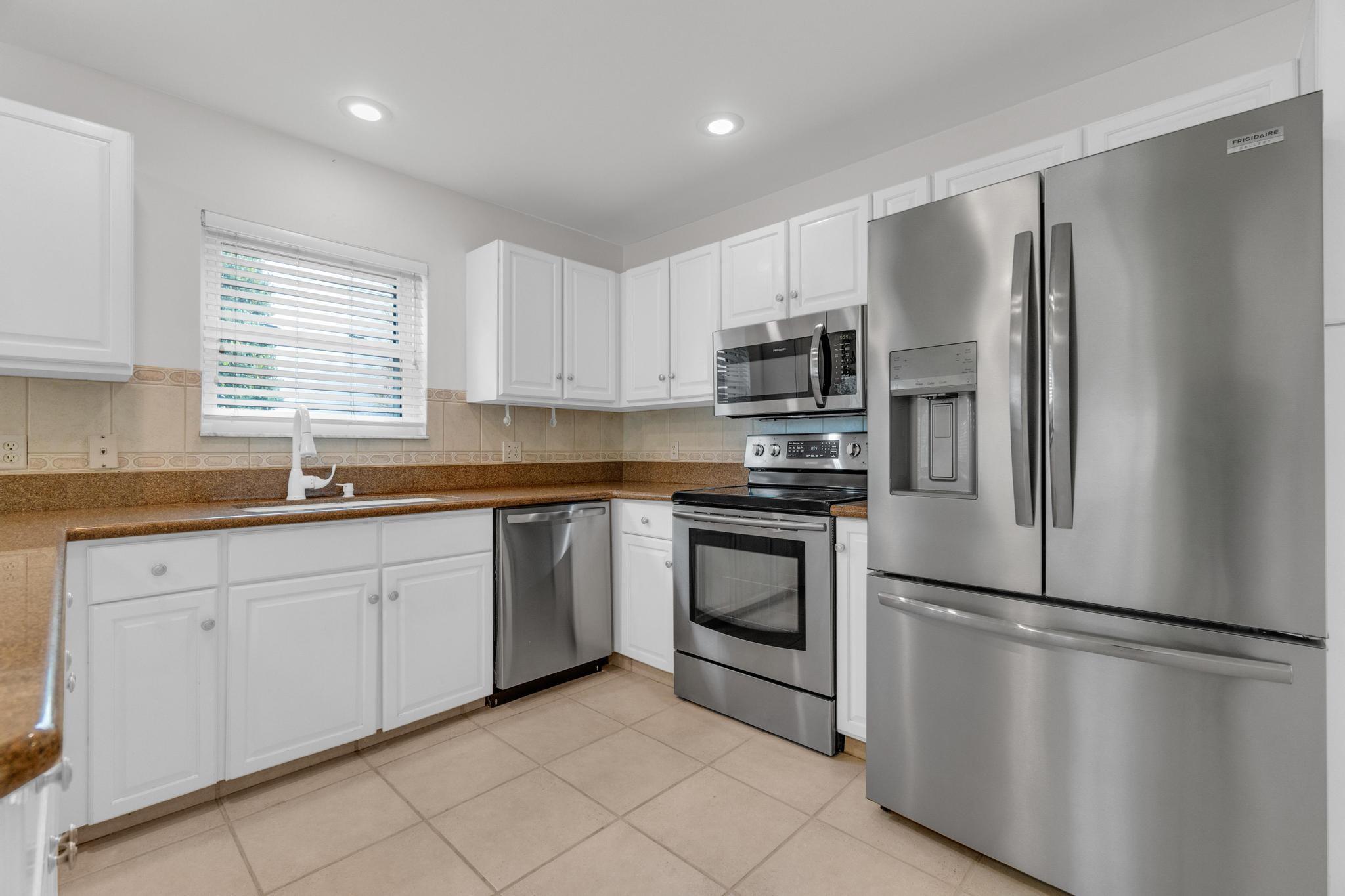 221 Pelican Way