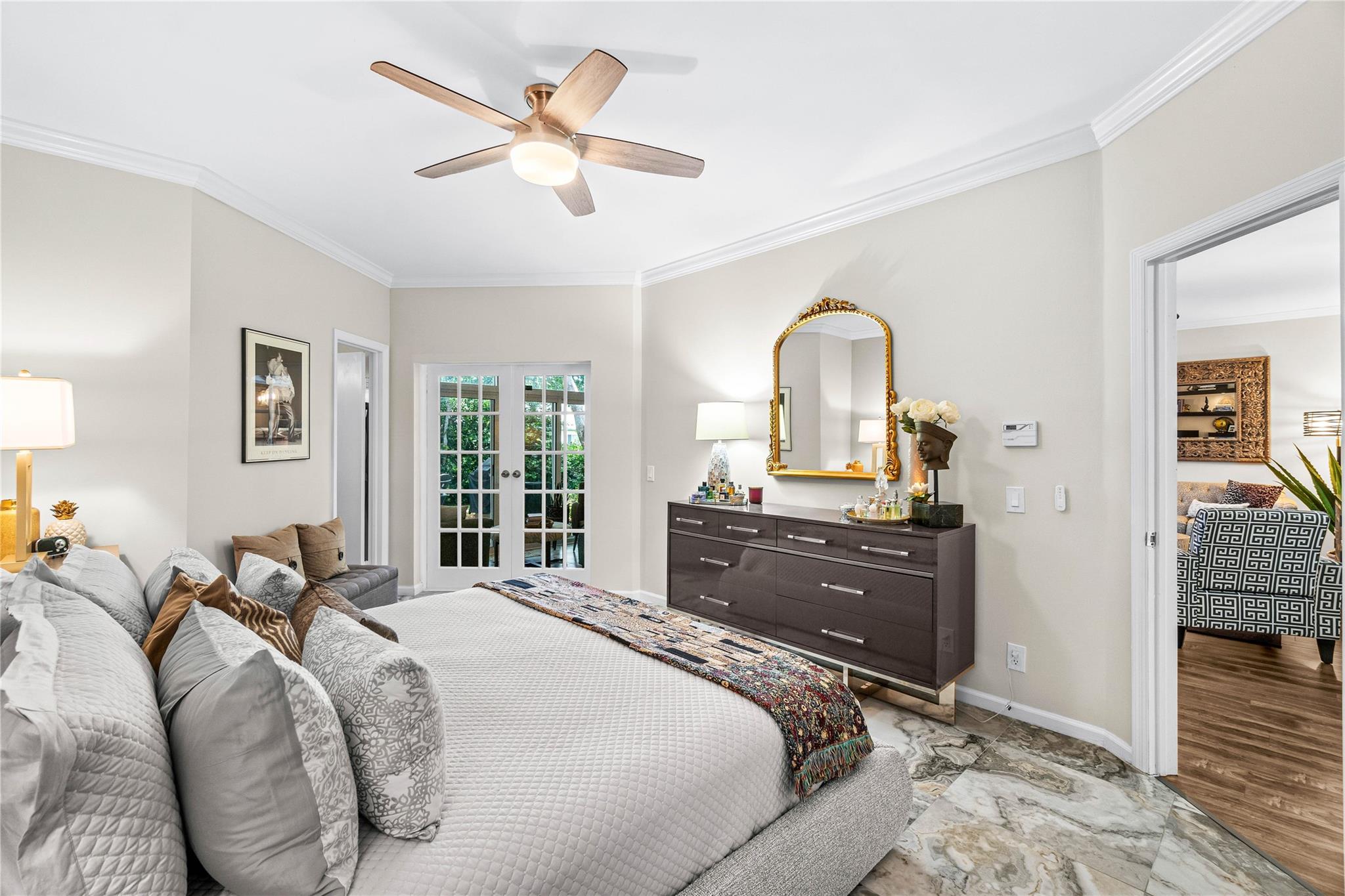 6581 Via Regina 6581