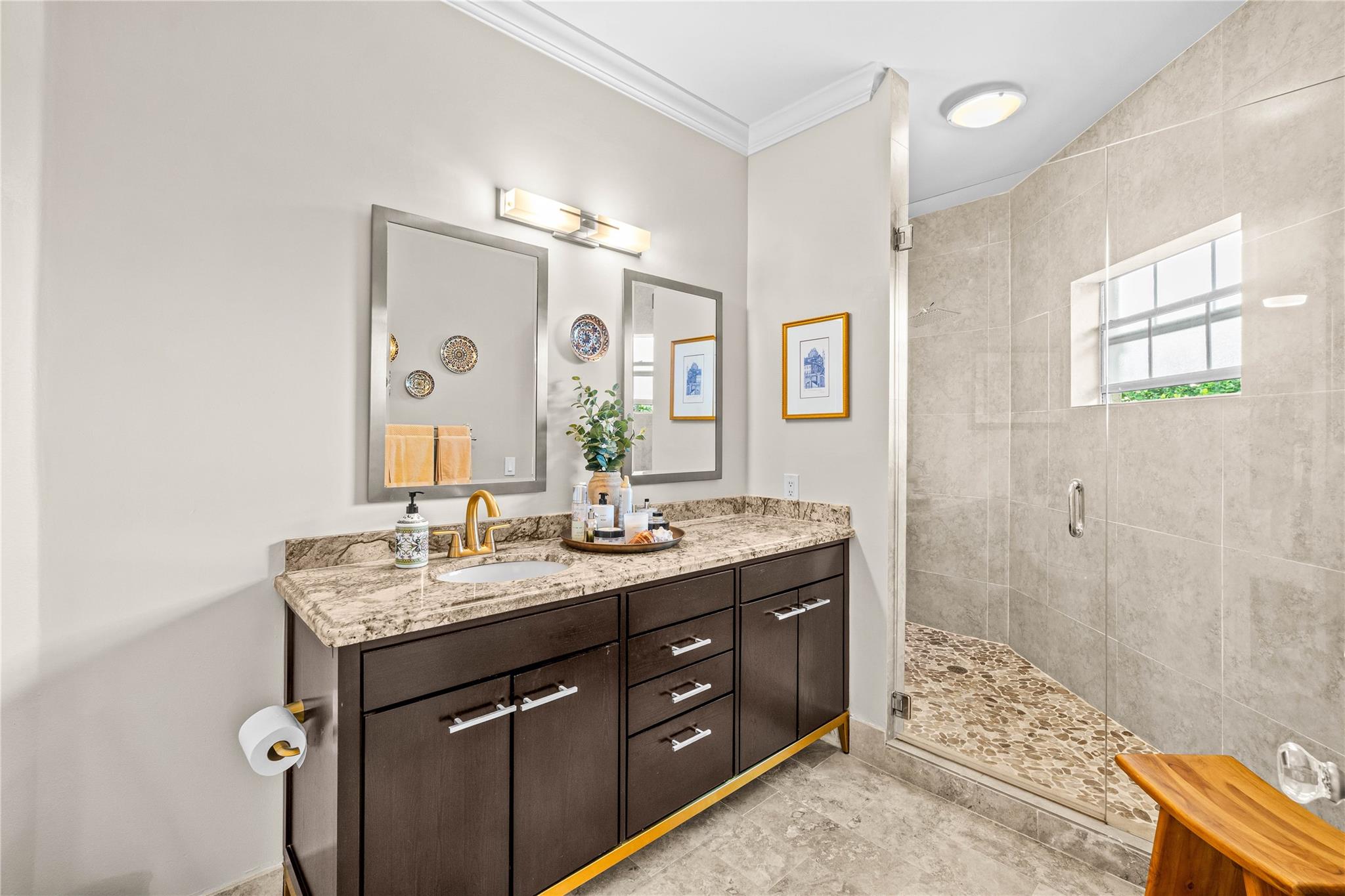 6581 Via Regina 6581