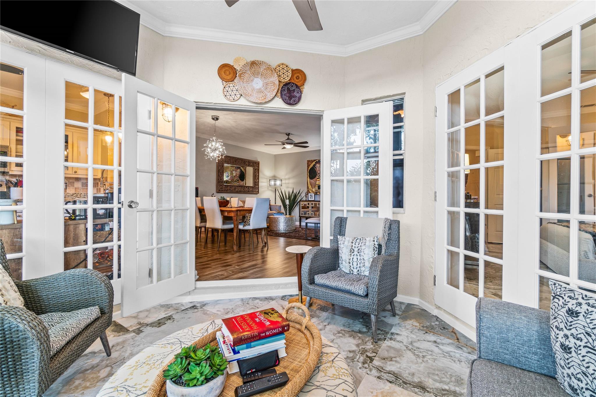 6581 Via Regina 6581