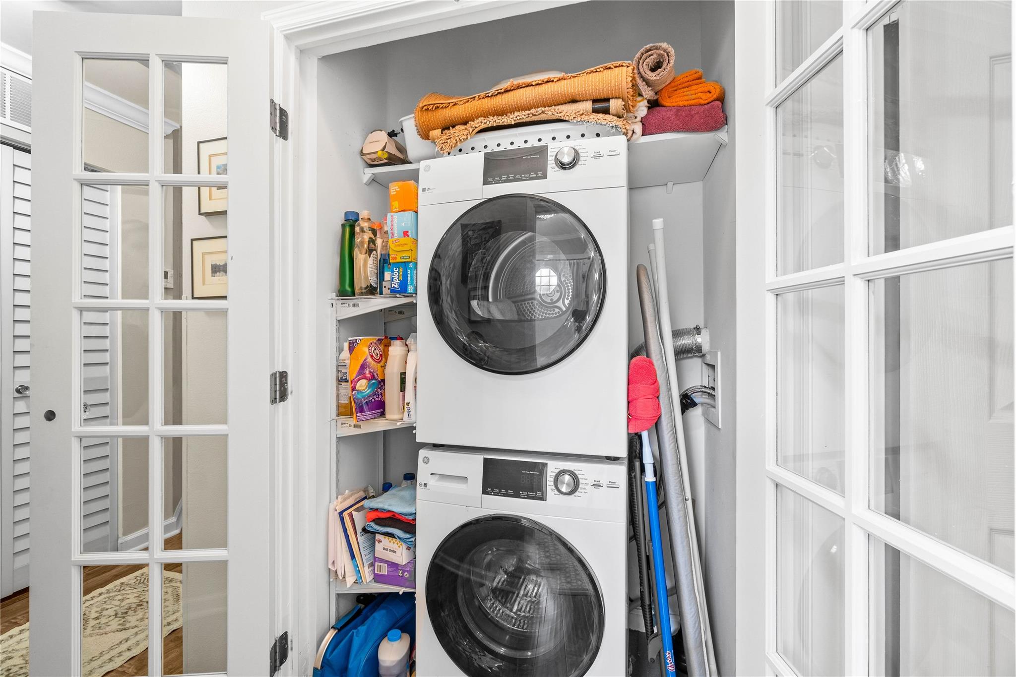 6581 Via Regina 6581