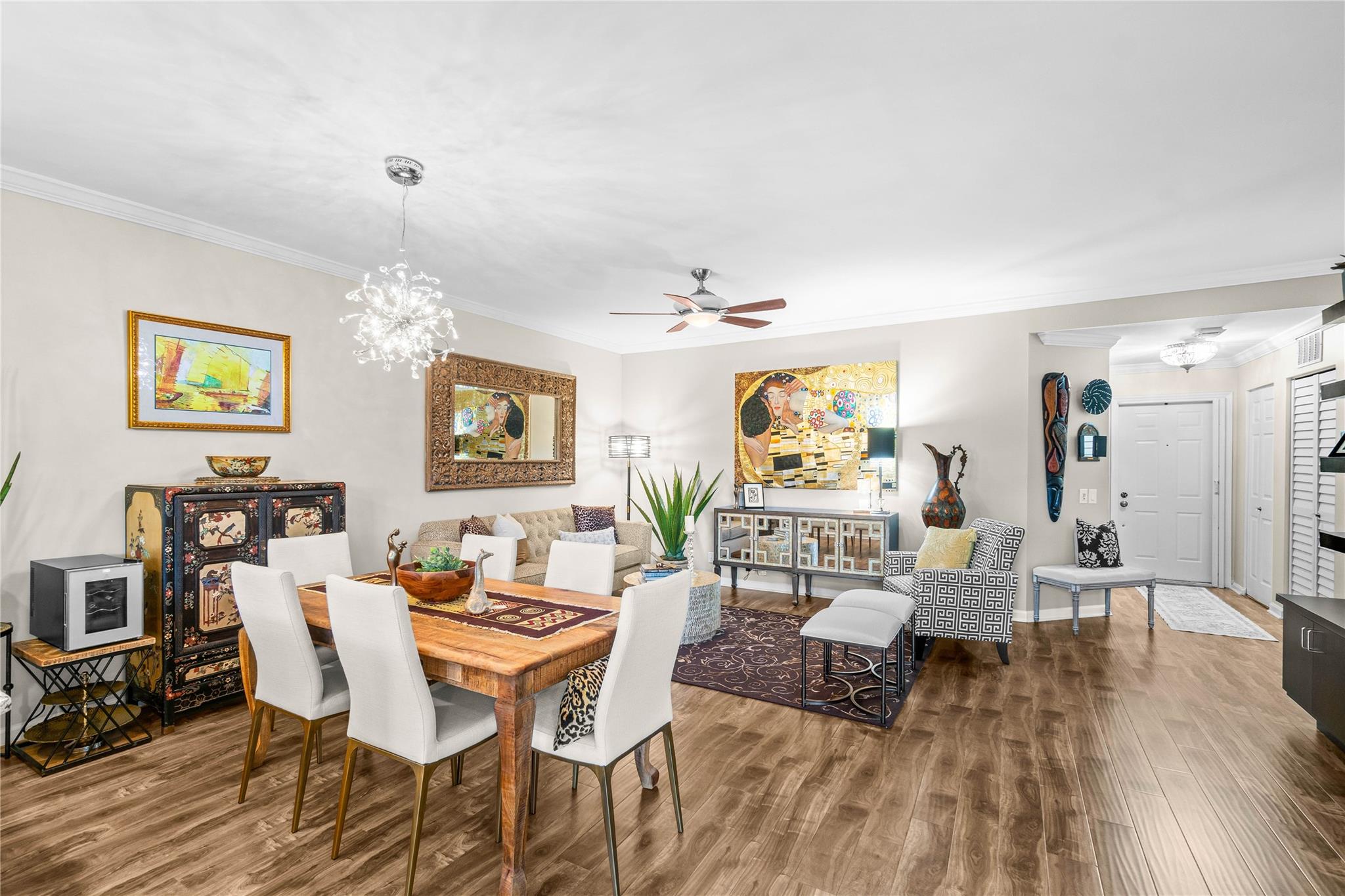 6581 Via Regina 6581